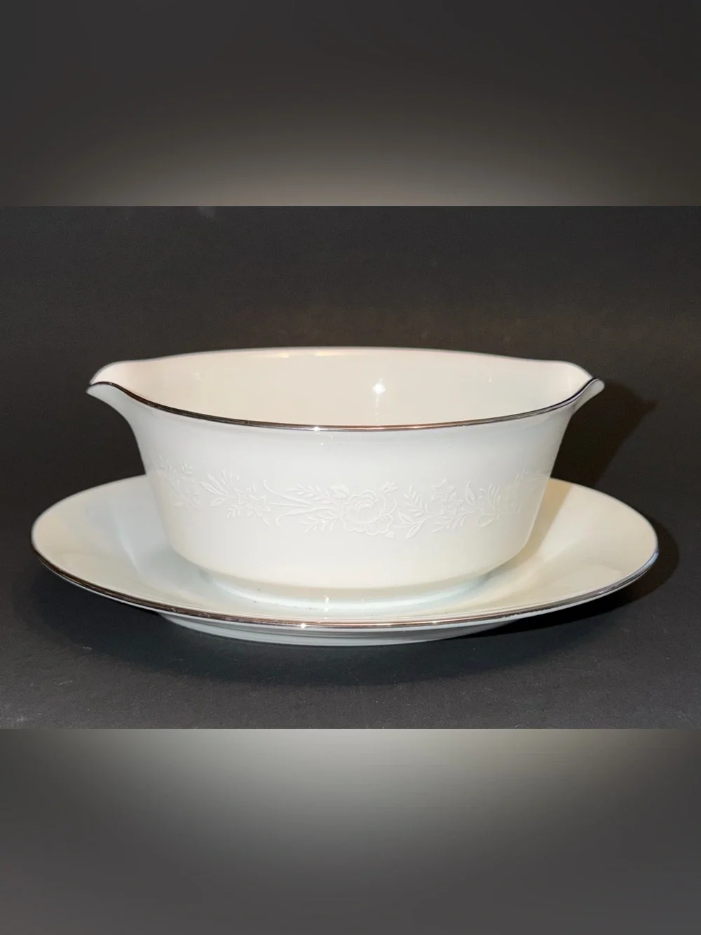Noritake China Reina Gravy Boat 9”x7” W/ Underplate Floral‎ Platinum Rim 6450Q